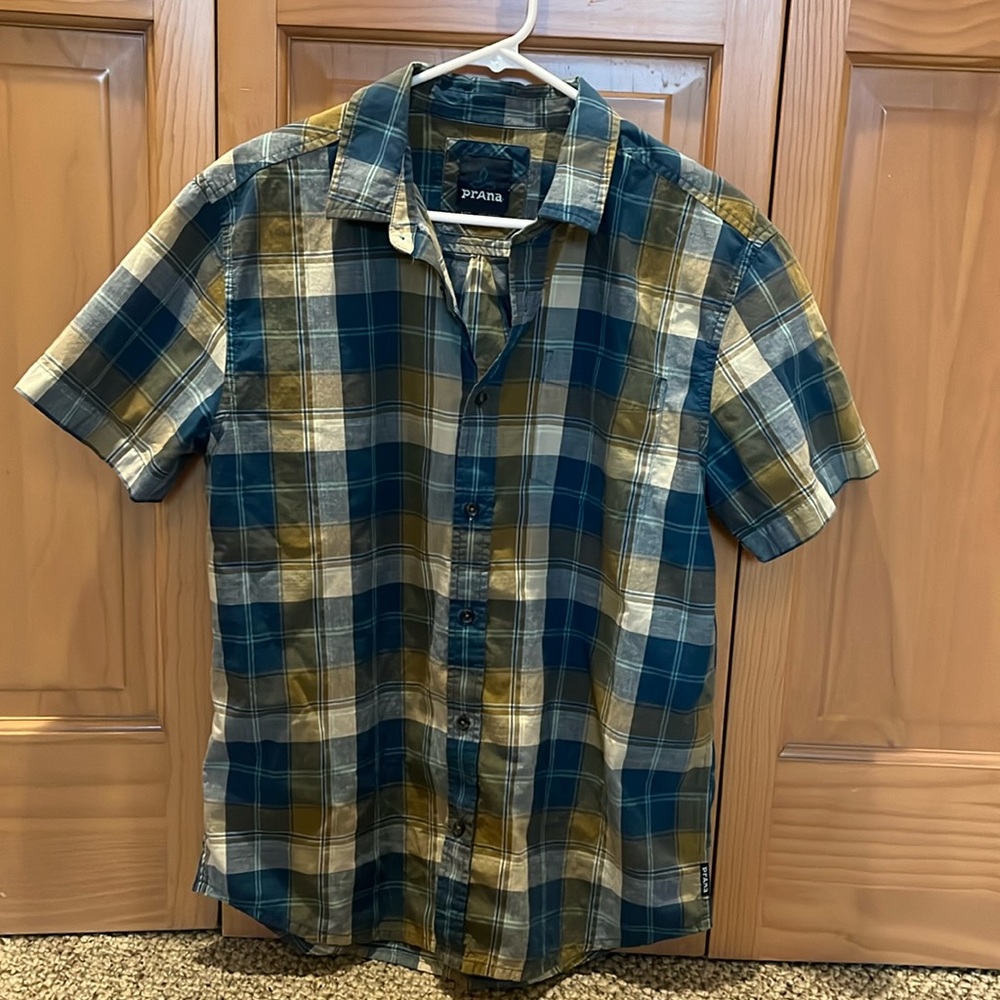 Men’s medium prana shirt, light weight button down